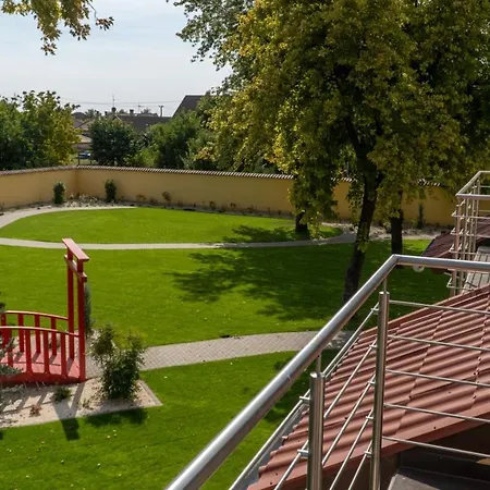 Eprespark Panzio Vecses