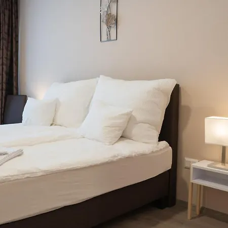 Budapest Airport Eprespark 3*