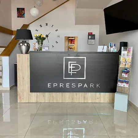 Budapest Airport Eprespark فندق فيتْشيش