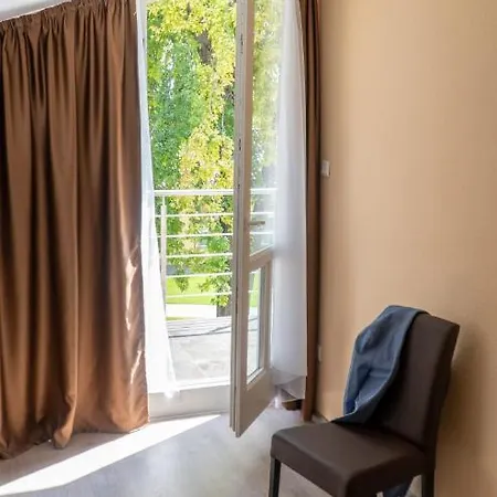 فندق Budapest Airport Eprespark فيتْشيش