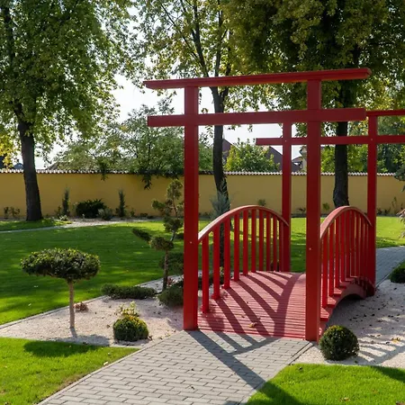 Budapest Airport Eprespark 3*