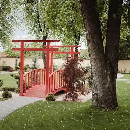 Budapest Airport Eprespark מלון וסס