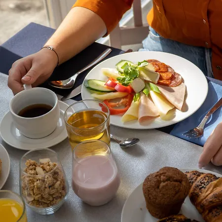Budapest Airport Eprespark 3*