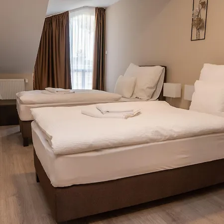 Budapest Airport Eprespark 3*