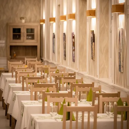 מלון Budapest Airport Eprespark 3*