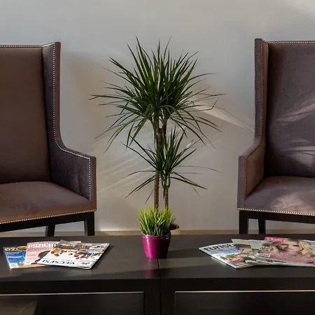 Budapest Airport Eprespark Hotel 3*