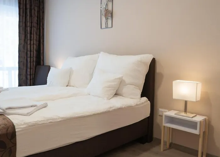 Budapest Airport Eprespark 3*