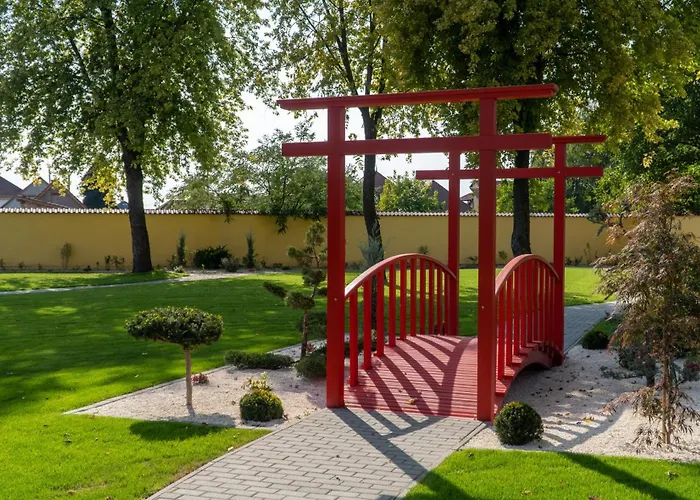 Budapest Airport Eprespark 3*